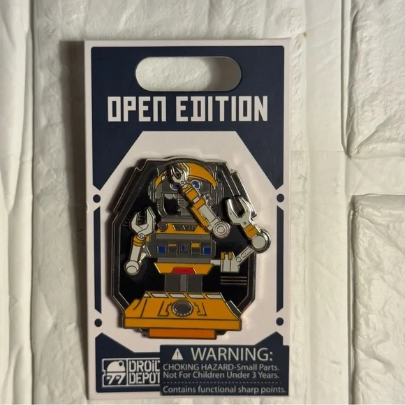 New Disney Pin Star Wars Galaxy's Edge Droid Depot RX -24 - Picture 4 of 9